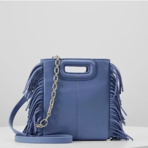 Maje väska -  En jätte fin väska från maje som jag gärna vill byta mot någon annan väska hör av er om vi har någon väska ni skulle tänka er att byta med! ❤️ Men kan även tänka mig att sälja❤️