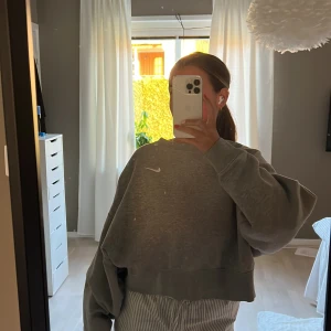 nike sweatshirt  - grå sweatshirt från nike 💓💓