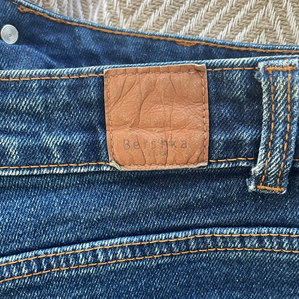 Så snygga jeans shorts ifrån bershka!! Passa på💓💓(Storleken står inte, så chansar bara). Shorts.