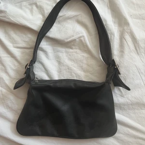 Liten svart väska  - Liten svart väska perfekt t fest! 