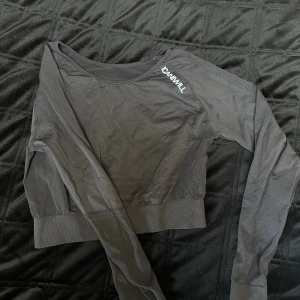 Iciw tröja - Använd en gång så den är i mycket bra skick! Mörk grå💝