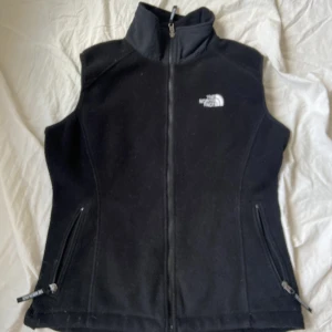 Vintage North Face väst - En vintage fleeceväst från The North Face, fint skick! :)