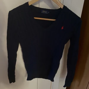 Ralph lauren polo tröja - Ralph lauren polo tröja i fin mörkblå färg💙🙌🏻