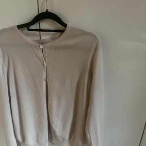 Ljusrosa softgoat kofta - Bra skick!:) 100% kashmir