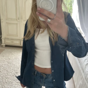Jeansskjorta  - Snygg jeansskjorta!🌼🌼🌼