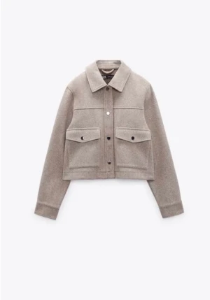 Söker denna jacka - Söker denna jacka till min dotter så om det är någon som har den så kan ni höra av er till mig, det går it att man it skriver något pris så ni kan strunta i priset för att det kommer it kosta er någonting. Ha det gott, hejdå 💛💚💜💛💚💜