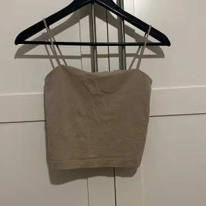 Beiges linne - Basic linne, oanvänt