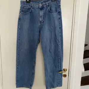 Ljusblå jeans från McGordon, säljs då de inte kommer till användning