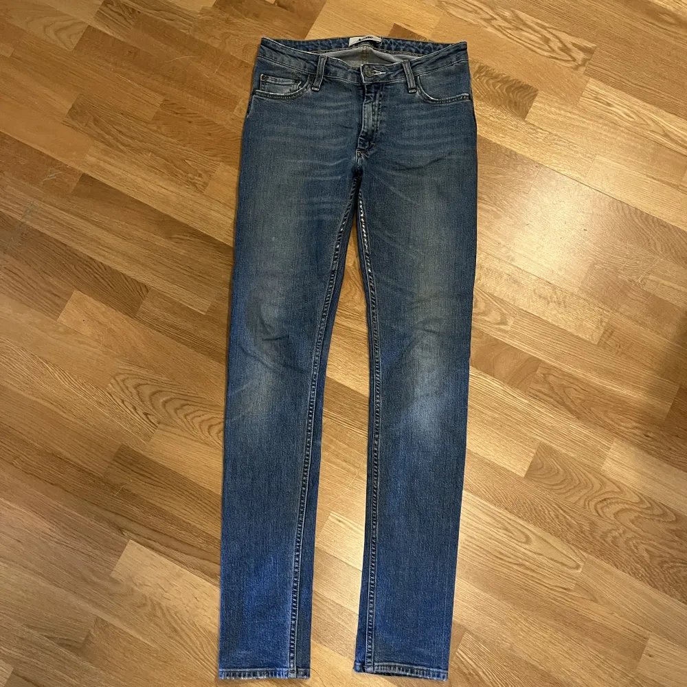 Acne jeans strl 28/32. Jeans & Byxor.