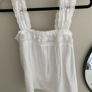 Gulligt linne - Linne från other stories, använt en gång.