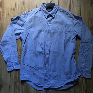 Polo ralph lauren skorta  - En äkta polo ralph lauren skorta inga märken eller fläckar säljer på grund av att den inte används längre 