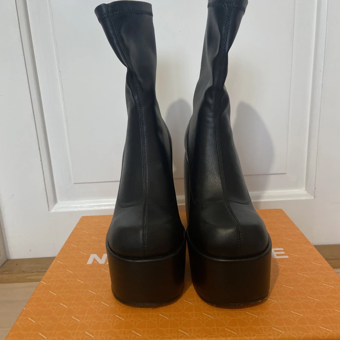 Naked Wolfe Klackskor - 91