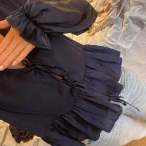 Blus - Blus från bikbok som är jättefin men känner att den inte kommer till användning tyvärr💕