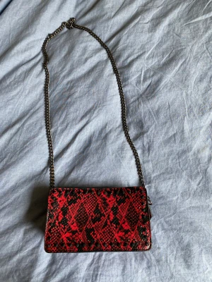 Zara väska - Säljer den här snygga väskan! 