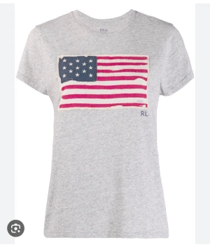 Ralph lauren t shirt usa flagga  - Grå Ralph lauren t shirt i fint skick med  usa flagga 
