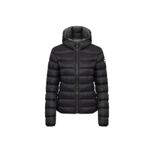 Colmar jacka - Ladies down jacket, köpt på Johnells september 2020, kvitto och lappar finns kvar. Säljs då den blivit för liten