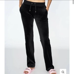 juicy byxor  - säljer då de ej kommer till användning. sällan använda.  Stl L 650kr + frakt kan gå ner vid snabb affär 