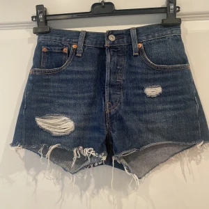 Levi’s jeansshorts - Blå jeansshorts från levi’s i modellen 501