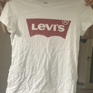 Levis T-shirt  - Använd typ 1 gång