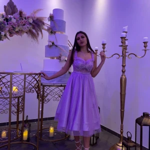 Pruple Party dress / lila fest klänning  - Purple party dress, tulle and taffeta, see through on the back and has breast support. Only worn once.