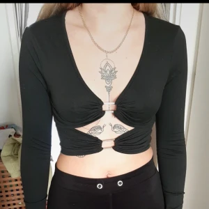 Snygg kort topp - I nyskick St XS