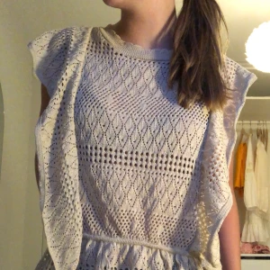 Zara - Säljer denna jättefina topp/blus från zara⭐️🙌🏼 