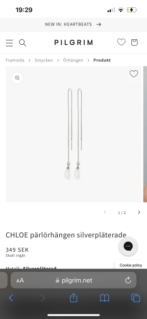 Pilgrim Örhängen - Sååå fina örhängen från pilgrim, använda 2 gånger och har inga defekter. Nypris 349kr!🌸