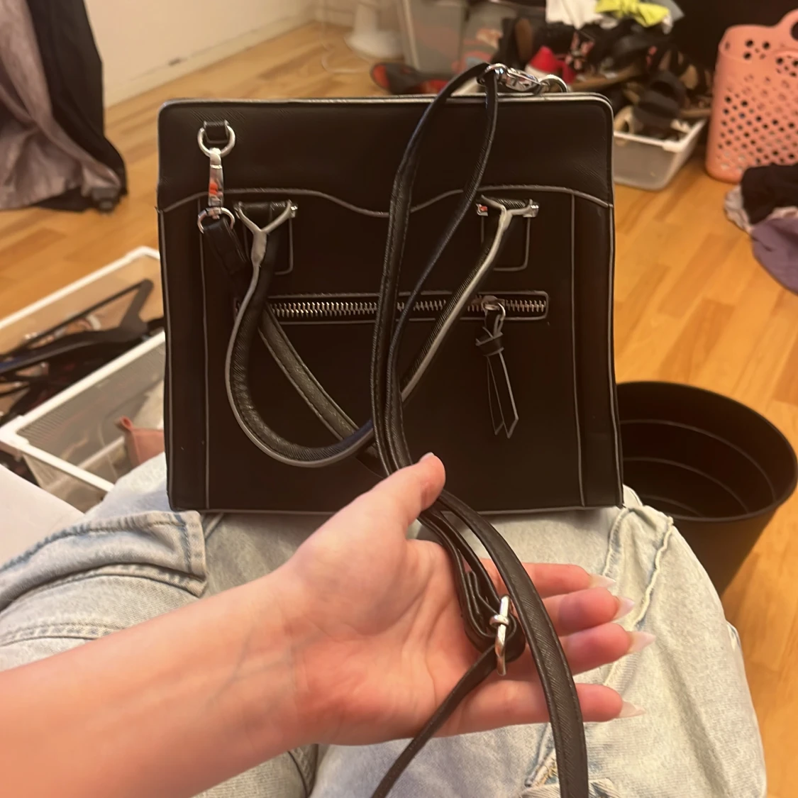 Svart Axel väska  - 91