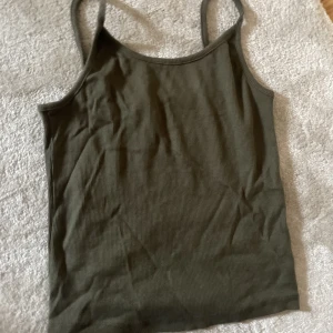 Topp olivgrön - Ny