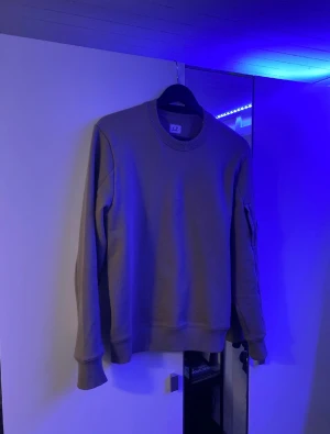 Cp company tröja  - Cp company, ny pris 1700(Johnells)  Skick 8/10, kan gå ner i pris 
