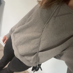 Ralph Lauren tröja - Köpte tröjan för 995kr o säljer för 450! Säljer på grund av att den inte kommer till användning🫶🏻