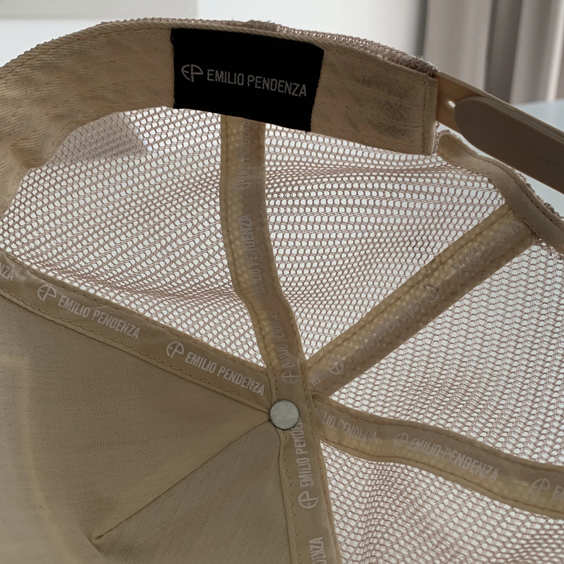 En Beige Emilio Pendenza keps - 91