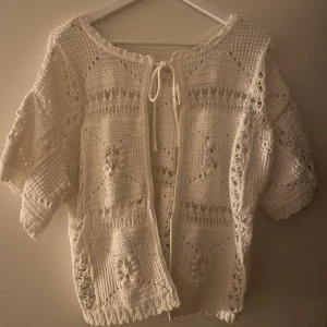 Zara tröja - Jättefin tröja från zara, använd Max två gång så i väldigt fint skick! 