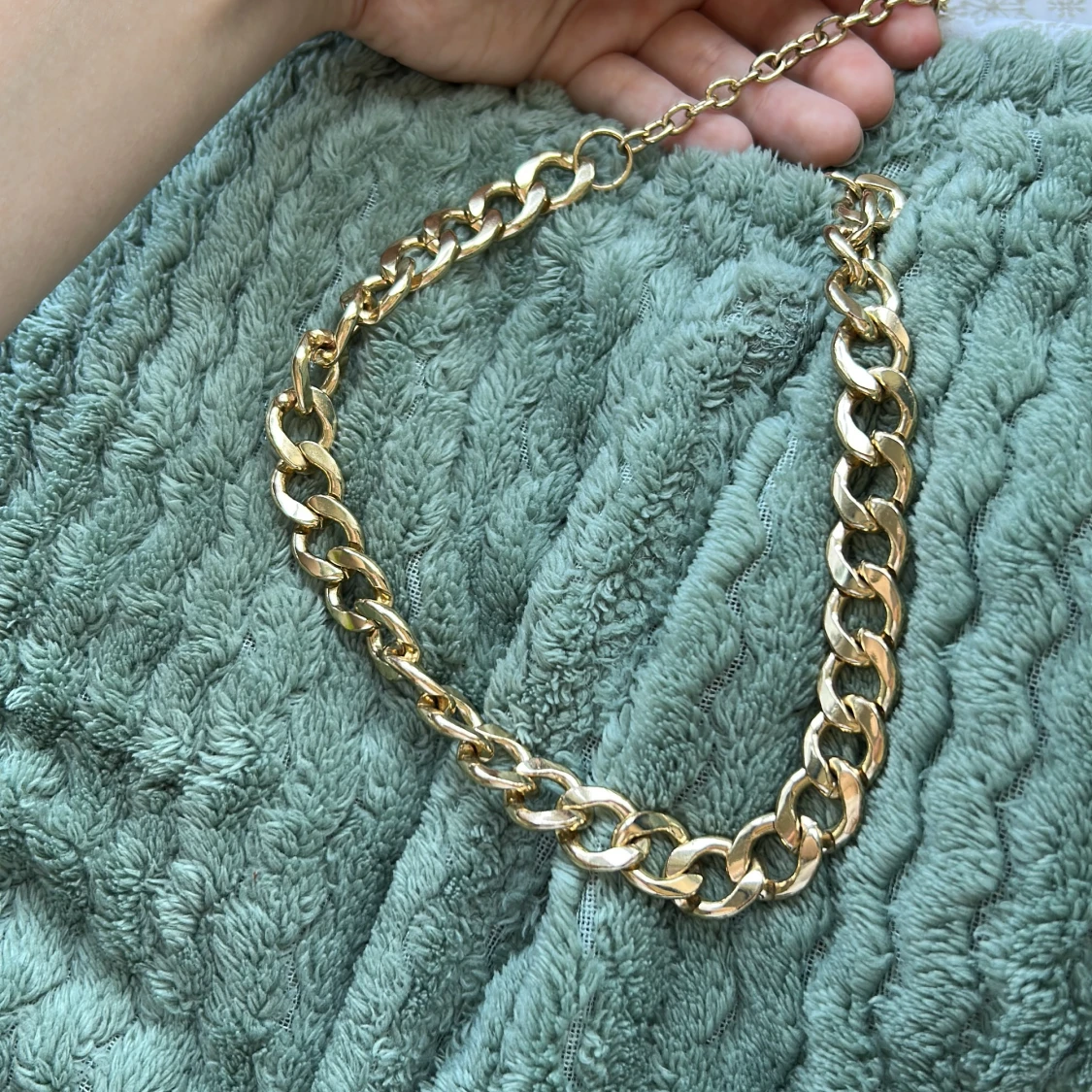 Guldfärgad kedja - 90