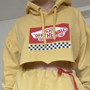 Vans cropped sweatshirt  - Vans cropped sweatshirt.