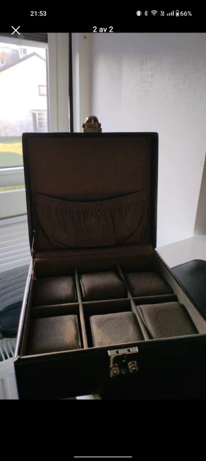 Box för klockor och smycken - Nyckeln funkar bra.