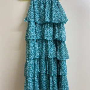 Barnklänning - En vardags klänning för barn mellan 8-13 år. Funkar bra för allt, bra material. 