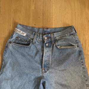 Ljusblåa Vintage replay jeans, köpa 2ndhand. Bra skick!  Storlek: 28 / M