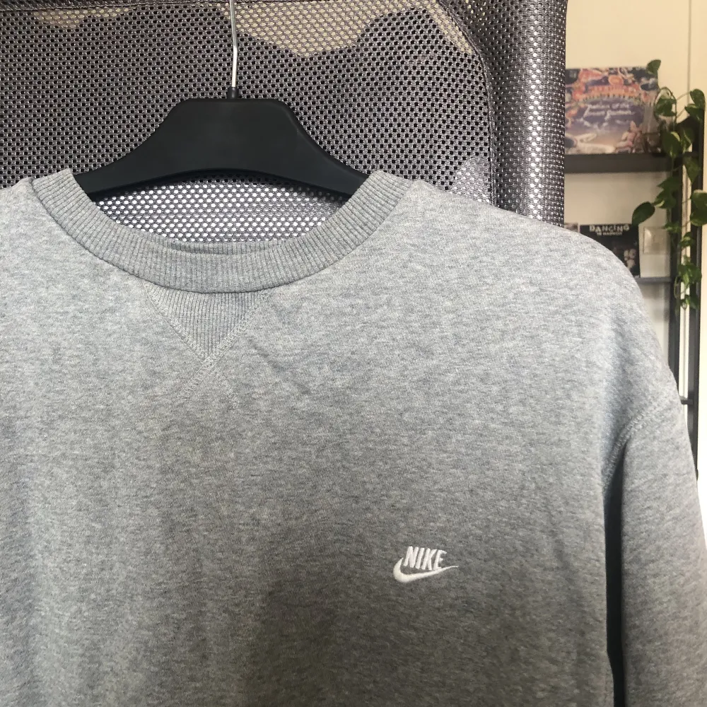 Grå tröja från Nike! Storlek xl . Tröjor & Koftor.