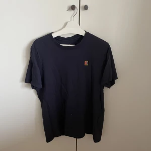 Nike T-shirt i storlek L - Bra skick och knappt använd 