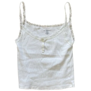 Brandy melville linne - Sött linne från Brandy Melville. Nästan aldrig använt. ❤️ Använd gära ”köp nu”.