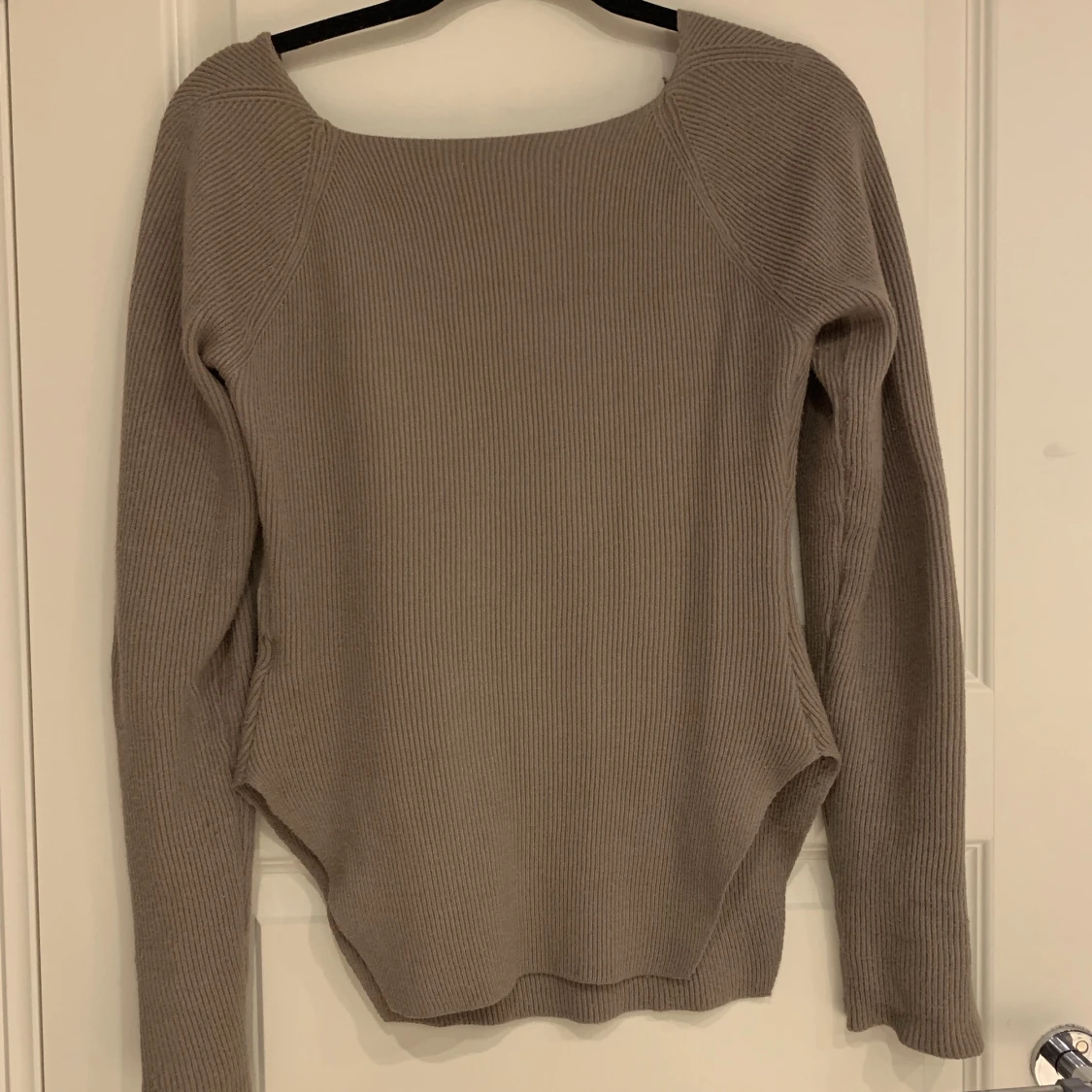 Ribbad beige tröja - 91