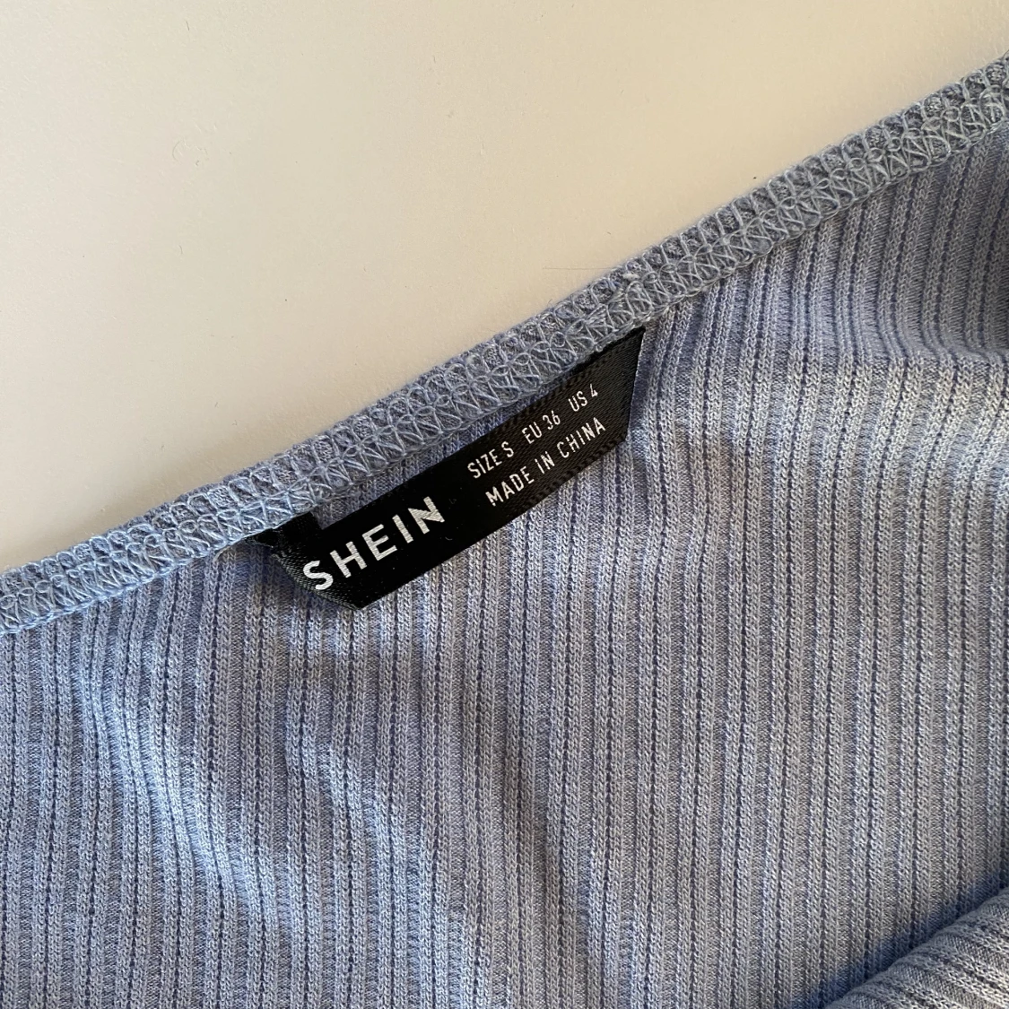 Blå offshoulder topp - 90