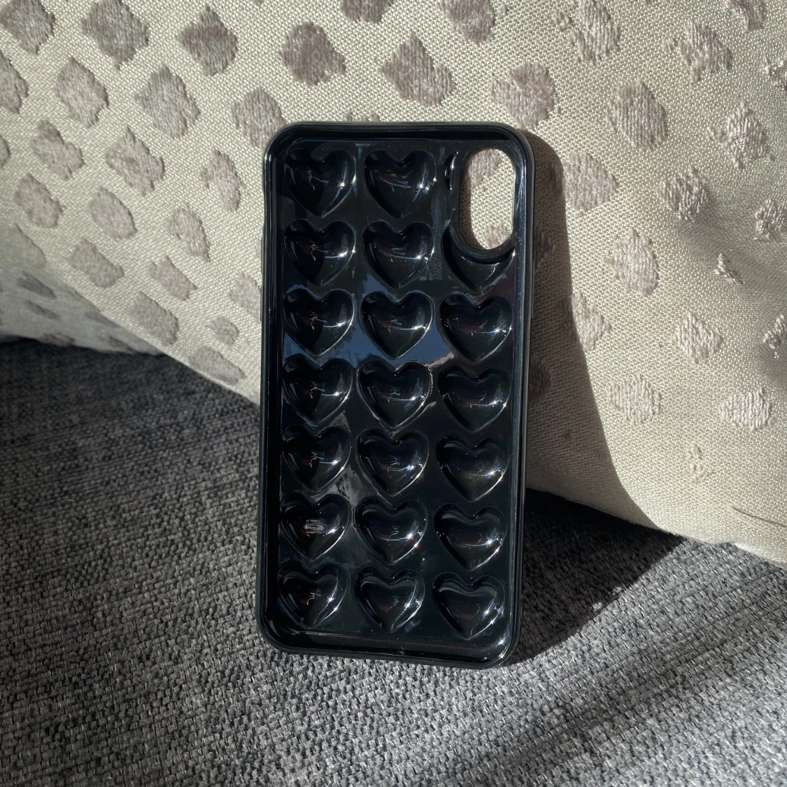 Svart mobilskal med hjärtan - 90