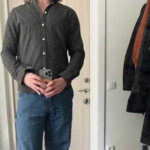 Skjorta från Samsøe Samsøe - Snygg skjorta från Samsœ Samsœ, säljes pga lite för liten. 100% bomull. 