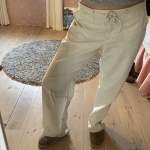 Linnebyxor från bonprix - Linnebyxor från bonprix i storlek M. Fint skick     