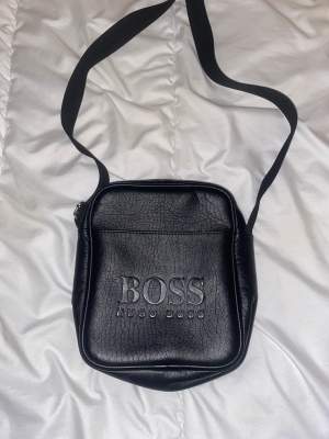 Hugo boss väska