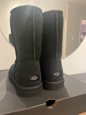 Uggs - Helt o andvända uggs säljer pågrundav att dom va för små