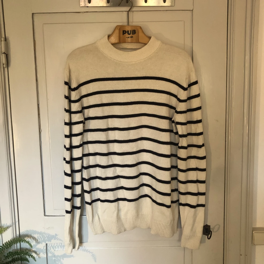 Stickad randig tröja