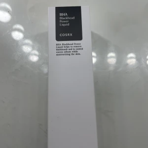 COSRX BHA blackhead power liquid  - Oöppnad COSRX BHA blackhead power liquid köpt för 250 säljs för 150, lägsta jag kan gå ner i pris är 100 om det behövs. Frakt ej inkluderas kan mötas upp❤️❤️